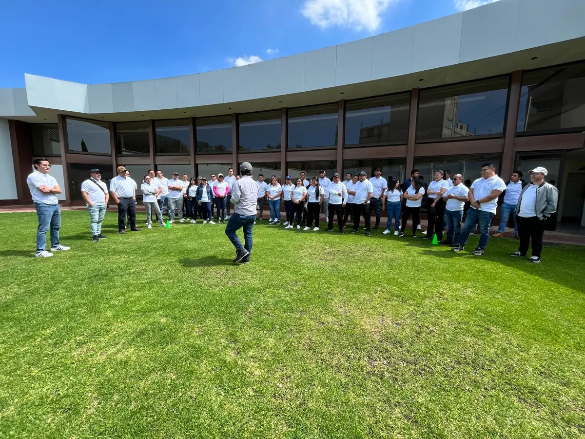 Participantes durante sesion de desarrollo de habilidades